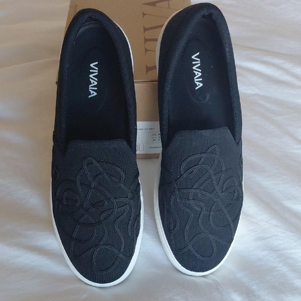 Vivaia Black Slip-On Shoes Size  10.5